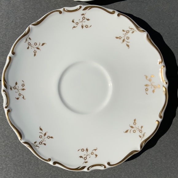 Vintage SET OF 4 Royal Doulton Monteigne Cup & Saucer Sets - EXCEPTIONAL! - Picture 3 of 7